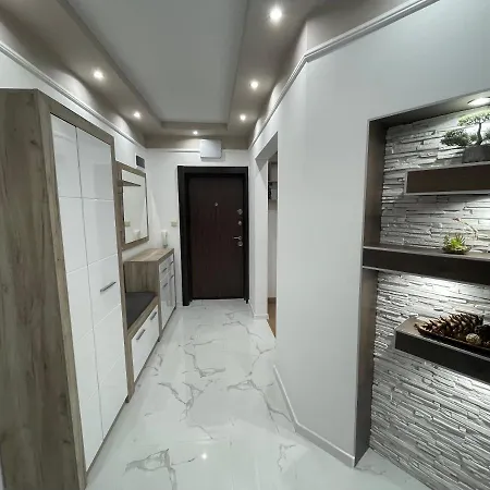 Deluxe Karina-free Parking דירה